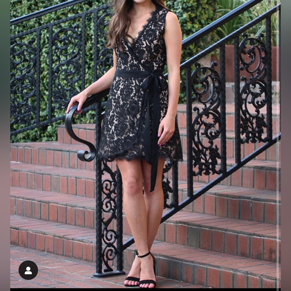 Size Small Boutique LBD with the best lace detail!